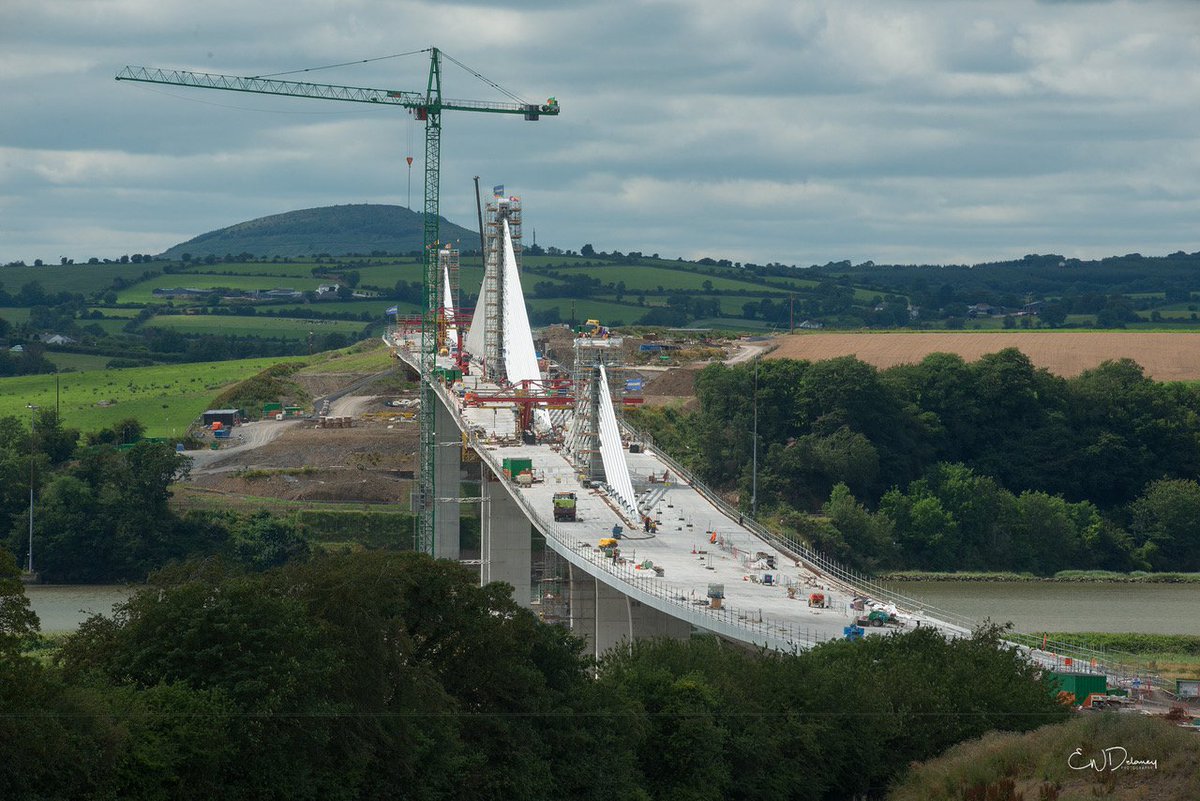 Beautiful picture from Endo Delaney <a href="/N25Bypass/">N25 New Ross Bypass</a> @BAMIrl_ @BAMPPP  <a href="/TIINews/">TII</a>  The Rose Fitzgerald Kennedy Bridge spanning  the Barrow River in New Ross