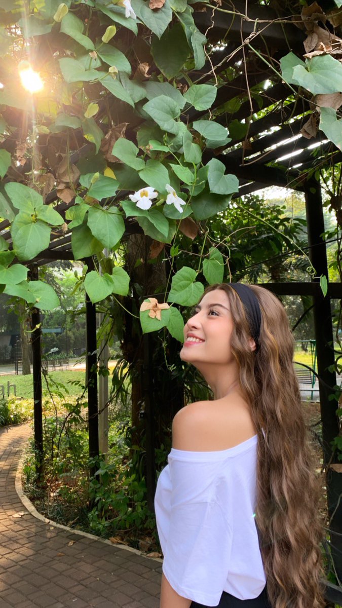 awkarin's tweet photo. issa good day today https://t.co/jYkGU9gN3t