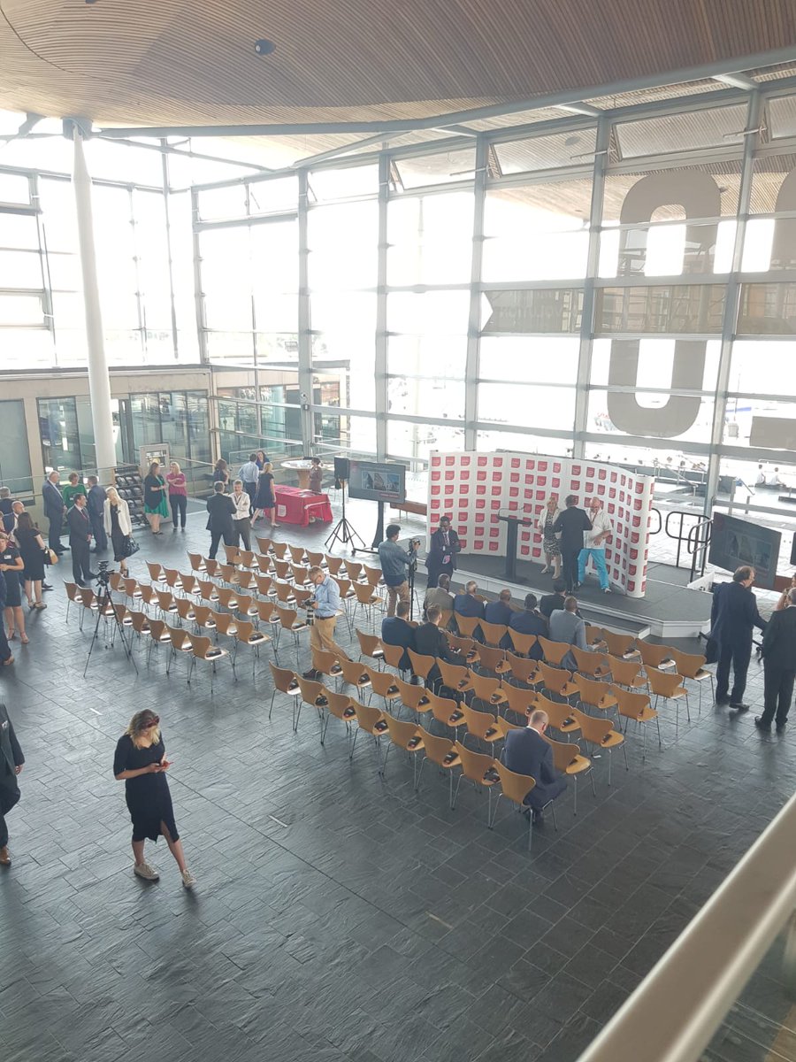 LlamauUK's tweet photo. Great to join @UniSouthWales yesterday to celebrate the university's commitment to communities and businesses in Wales. We're so grateful to be University of South Wales' chosen charity partner, working together to end homelessness and change futures in Wales #uswimpact @USWcomms https://t.co/HAsUIL1Aea
