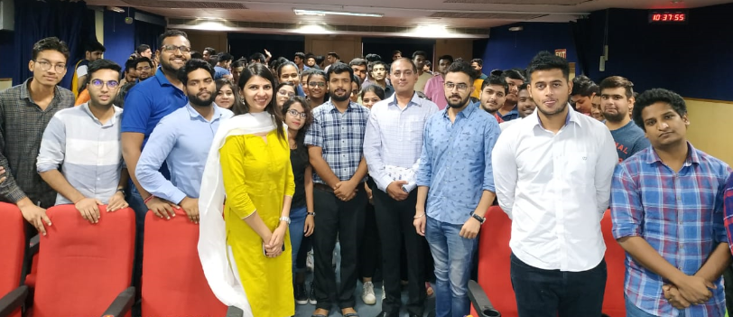 FIIBIndia's tweet photo. It's often said that students learn better when they can relate to the subject better. Students of FIIB learnt the insights of marketing management from Mr. Saurav Sharma, alumni Class of 2001, Head Corporate Sales(B2B), Havells India Ltd. Giving back..#NoHypeMBA #FIIBAlumni https://t.co/7o1gGGFffr