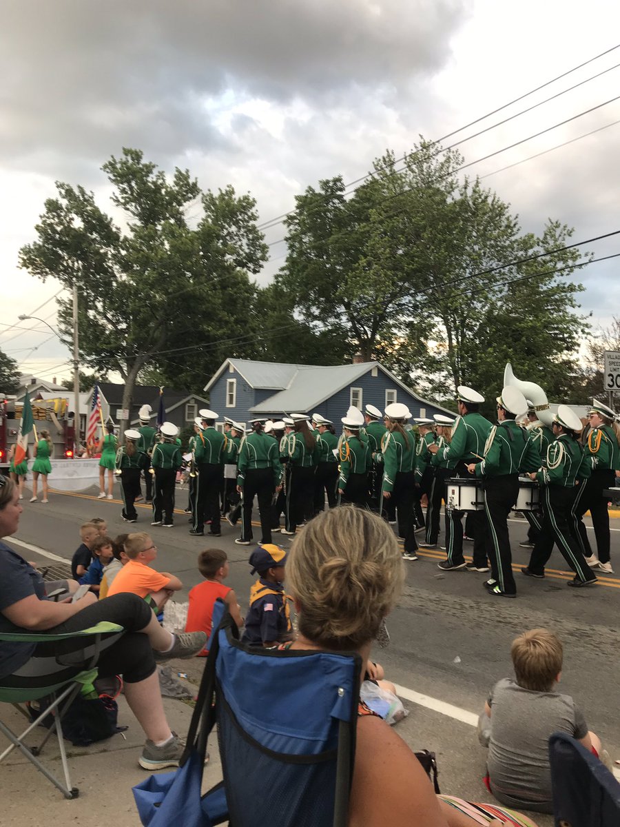 brcsd_supt's tweet photo. Lewis County Fair Parade.  #GoBeavers https://t.co/GrSn4qlB6M