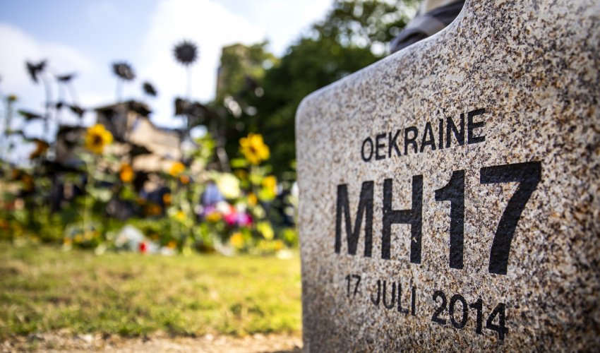 Vandaag is het precies vijf jaar geleden dat de vliegramp met de MH17 gebeurde. Op meerdere plekken in Nederland wordt die ramp vandaag herdacht. sevendays.nl/nieuws/vijf-ja… #MH17