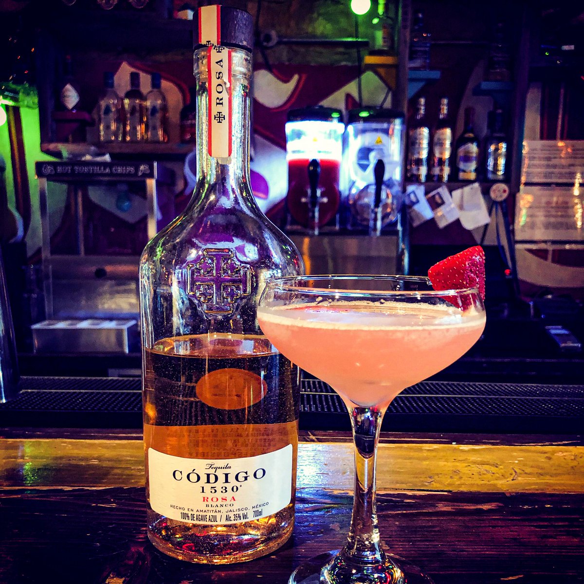 TribeofIndie's tweet photo. No Way, Rosé! Cocktail of the Week at @Topolabamba
@Codigo1530 Rose Tequila, lime, gomme, topped with rosé wine.
Get into that summer groove.🌞
#glasgow #aberdeen #edinburgh #mexican #mexico #tapas #tacos #tequila #codigo1530 #codigo1530tequila #codigotequila #blanco #rosa https://t.co/RNgTCBG9ZU