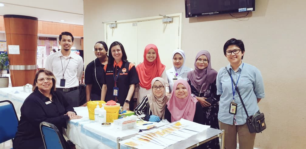 SasiKala88's tweet photo. I was so excited to support Hospital Selayang team today, they did massive HCV screening within short time and covered with Hep B&C talk, organ donation camp, food education and games. Congratulations for the team efforts #MYmissingmillions #HCV #DGHisham #DNDiSEA #DNDi #FINDdx https://t.co/S7nQ8HdiUL