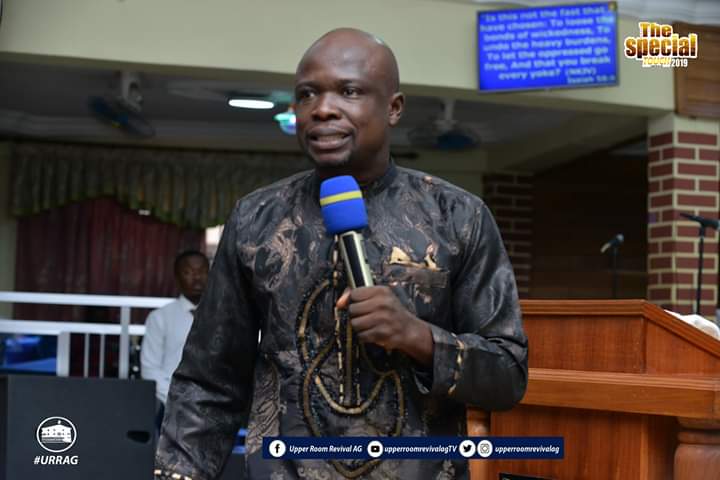 URRAG1's tweet photo. Think of it Every Sickness...Every chain...Every Addiction...Every Problem..Every Financial need... Every Relationship conflict- they all must bow to the mighty name of Jesus Christ!!
Morning session of DAY2
#EVANGALISTANTWIBOASIAKO
#TST2019
#URRAG https://t.co/nU2R20MDCy