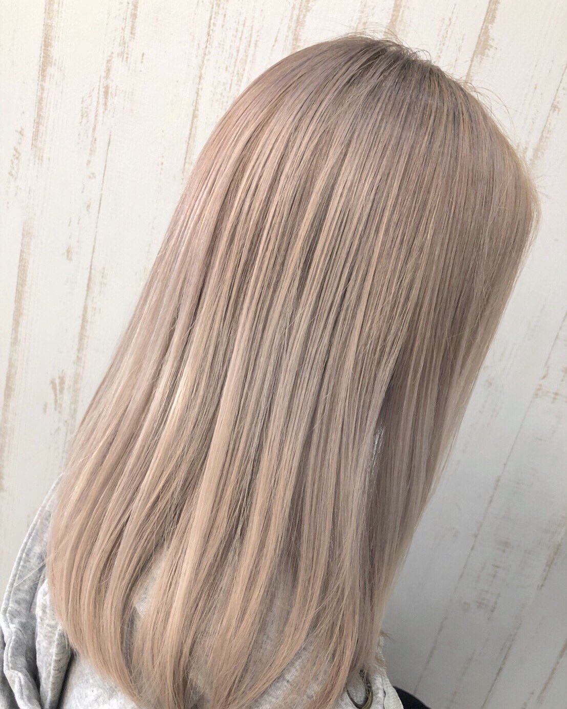 טוויטר 長沼彰憲 ウルフ美容師 ショート ボブ ハイトーンカラー בטוויטר 夏はハイトーン ケアブリーチで最小限のダメージでハイトーンを ハイ透明感 ハイ透明感カラー 愛され女子 かわいいは正義 ケアブリーチ Uverworld ホワイトカラー ホワイト