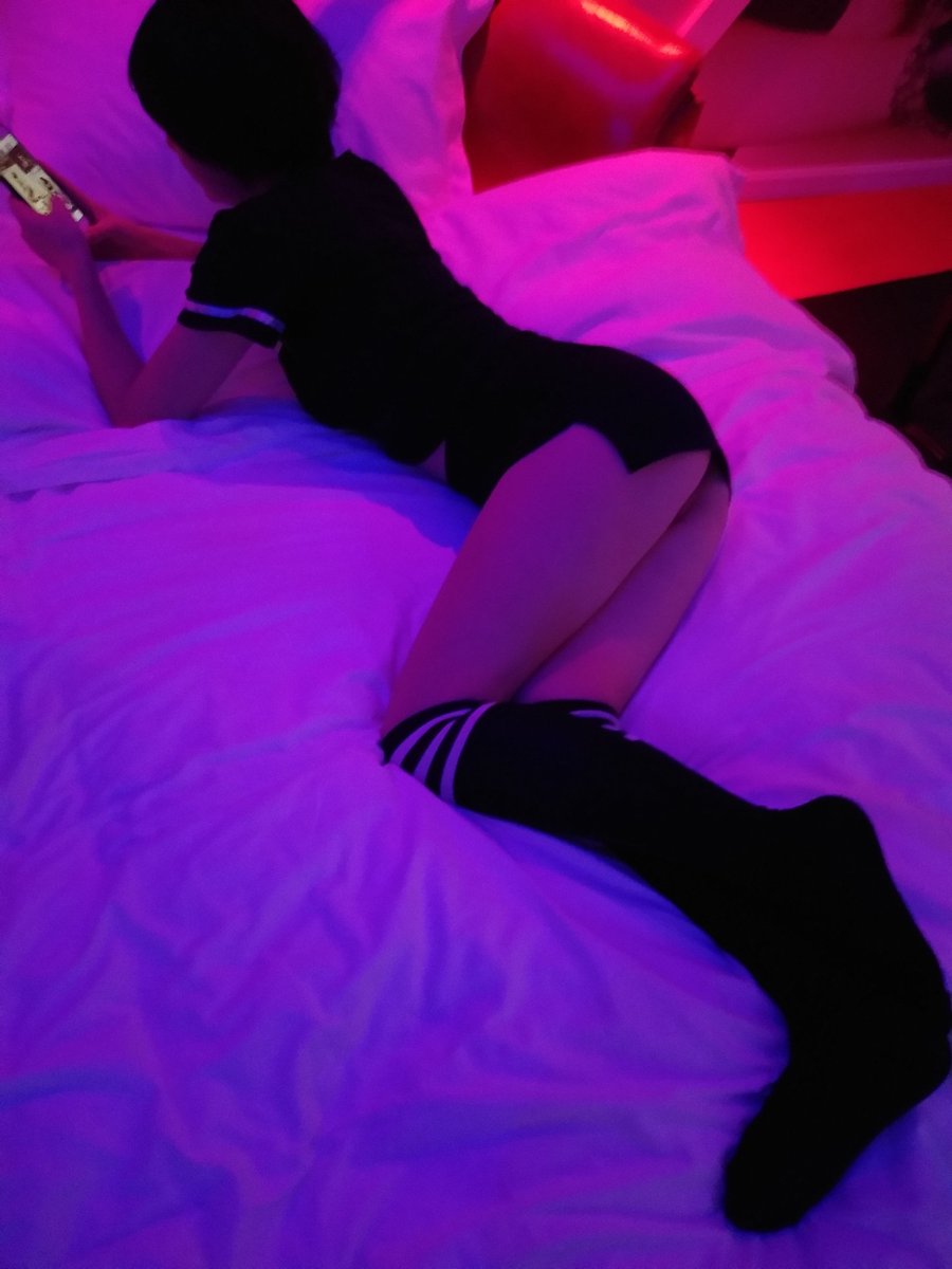 看了一下是好久没有发推了。最近估摸着想活动一下。川A的。夫妻单女报名报名哈。单男勿扰。。。私信私信