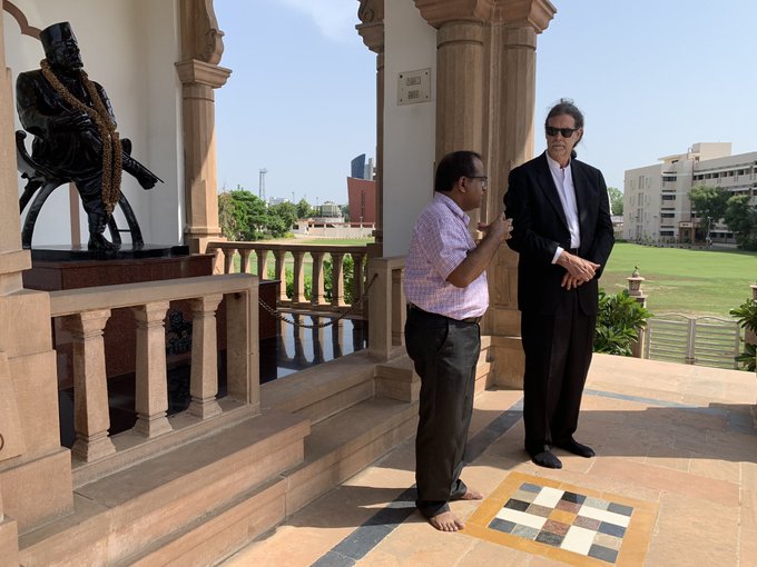 View image on Twitter