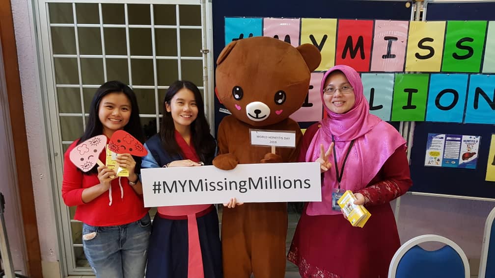 SasiKala88's tweet photo. Very innovative team, keep up the great efforts and motivation Hospital Sultanah Nur Zahirah, Kuala Terengganu team. A mission to educate, test and treat on Hepatitis! #MYmissingmillions #DNDiSEA #FINDdx #DNDiSEA #DGHisham https://t.co/9TuJOFmnwG