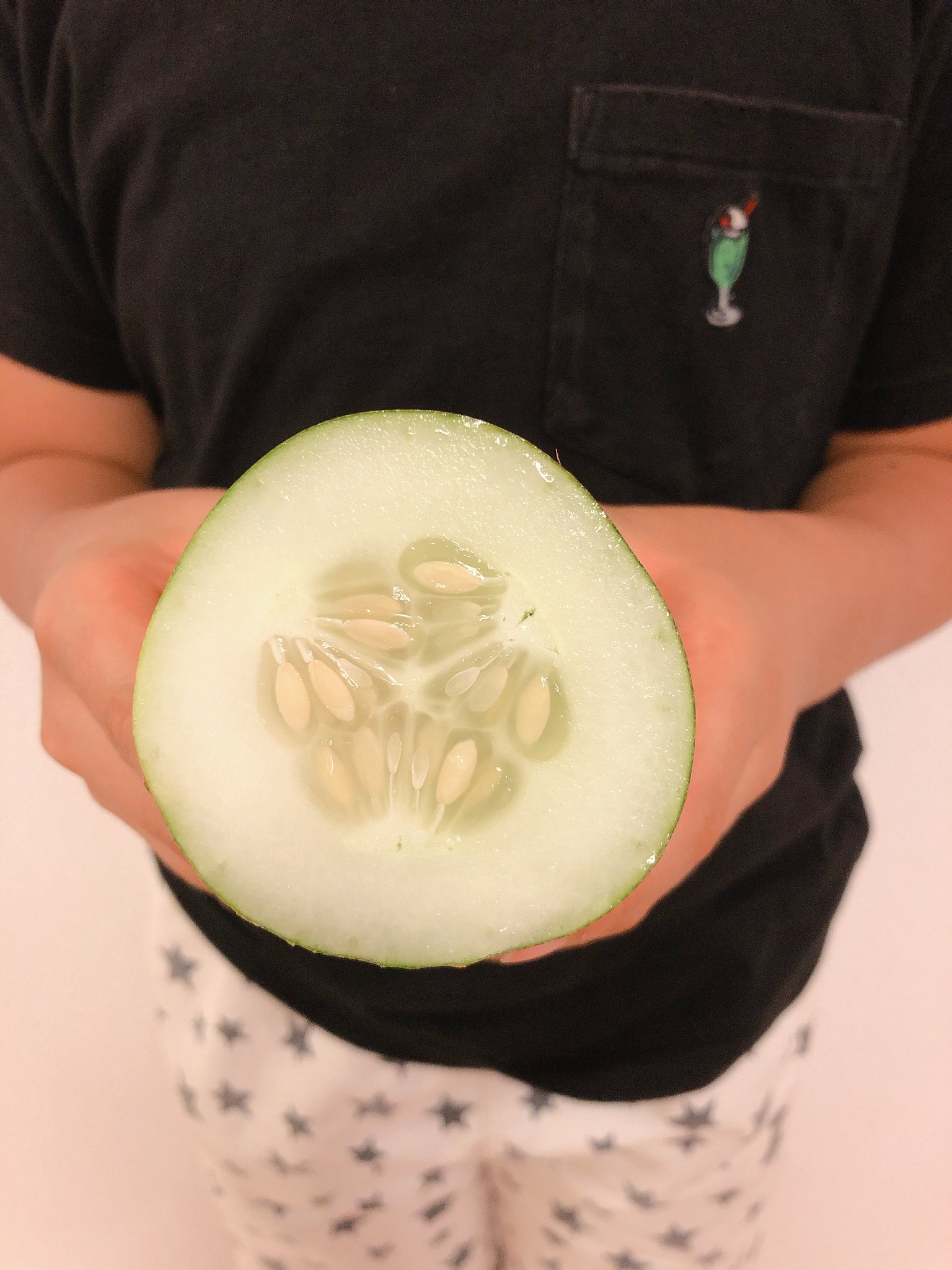 みなとのごちそう野菜 超 難問クイズ この野菜の切り口を見て 何の野菜か分かりますか これが分かる人はホントーーにスゴイ人です