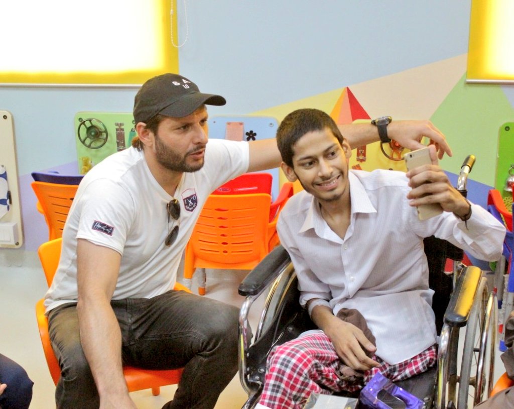 - Sad to announce that "Awais" is no more with us... @indus_hospital and team tried their best but no one can stand against Almighty's will... Innalillah-wainnailehe-rajeun
Thankyou @SAfridiOfficial for bringing a huge smile on his face by meeting him in #Karachi on his wish...