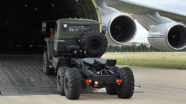 eha_news's tweet photo. The #Turkish Defense Ministry reported on Wednesday morning the arrival of the thirteenth aircraft with components of the #Russian S-400 anti-aircraft missile systems to #Murted Air Base in #Ankara https://t.co/fXabc6OSlJ
