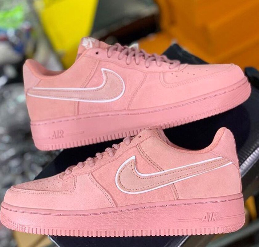 Pink is baeYes or yes???Sorry that's the only option I know Nike Airforce 1Price: 25,000Same Day delivery Pls send a Dm to order #LionKing  #WednesdayWisdom  #ShattaWale