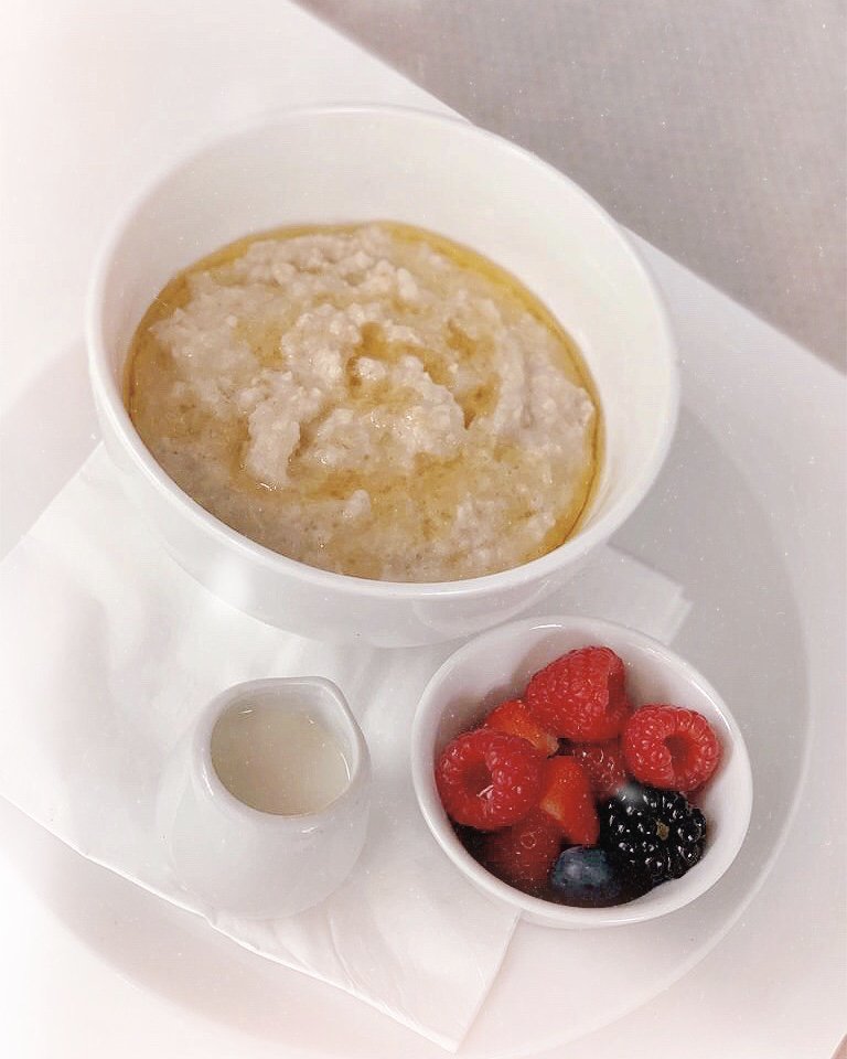 Sometimes only a [ginormous!] bowl of porridge will do! 🥄
Find it on our vegan menu now 💚