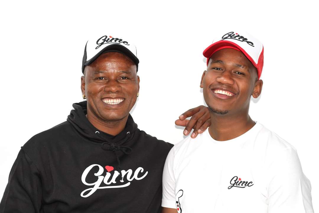 BwGimc's tweet photo. 📸| Do you have a better smile 😁 than Franco and MC Theo? 💁🤔
Post re bone, gongwe o ka wina ticket 🎫 ya #GIMCFest happening on #Sept7.
#GIMC Merchandise is on sale at Rail Park Mall in front of Liquorama.
#GIMC2019 #PitsoYaBotlhokwa https://t.co/IguR2WZB94