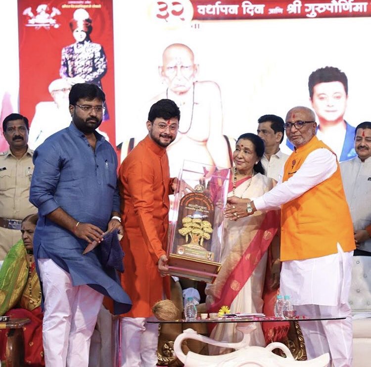 RAVA_Family's tweet photo. स्वामीभूषण राज्यस्थरीय पुरस्कार २०१९! 🙏🏼 #akkalkot #shreeswamisamarth #swamibharatbhushan

अभिनदंन @swwapniljoshi दादू 😍 https://t.co/3IZ3TSedwy