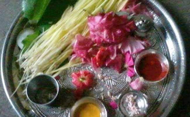 समस्त राज्यवासियों को उत्तराखण्ड के लोकपर्व हरेला की हार्दिक शुभकामनायें।
जी रया, जागी रया।