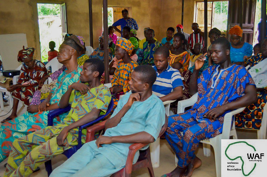 At Ayerose #village #medical #outreach, #WAF began with #health talks on #immunization by Dr Similoluwa Akinyinka. Dr Victor Gana spoke on #Malaria. Dr Omotola Akinmolayan spoke on #Nutrition and #Hygiene. The audience gave rapt attention to #learning. #rural #primaryhealthcare