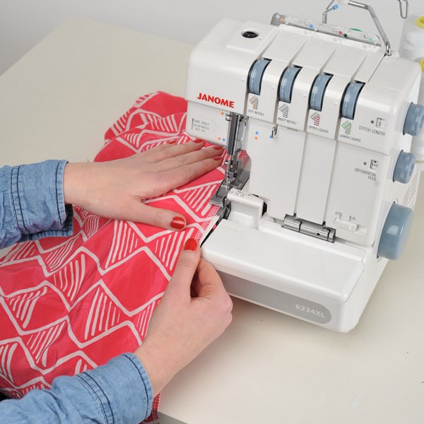 ministrycraft's tweet image. Just 2 spaces left on Overlocking for beginners this Saturday Bamber Sewing Machines Take the fear out of threading one and don't delay and grab yourself a place! #overlocking #overlockers ow.ly/Y2Fh50v2yPj