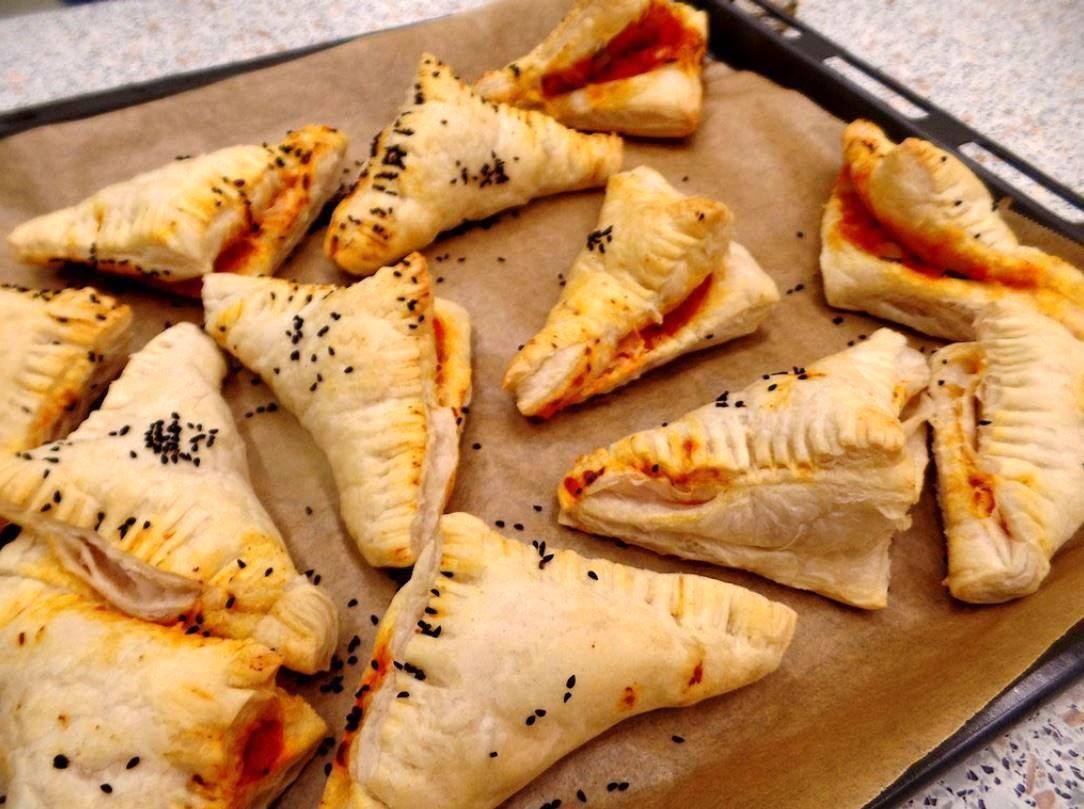 AufVegan's tweet photo. #Tagesgericht heute :  Herzhafte Blätterteigecken 😍   https://t.co/VRlXNznEET    #vegan #vegetarian #rezepte #recipe #RecipeOfTheDay https://t.co/eyu0EPkLG4