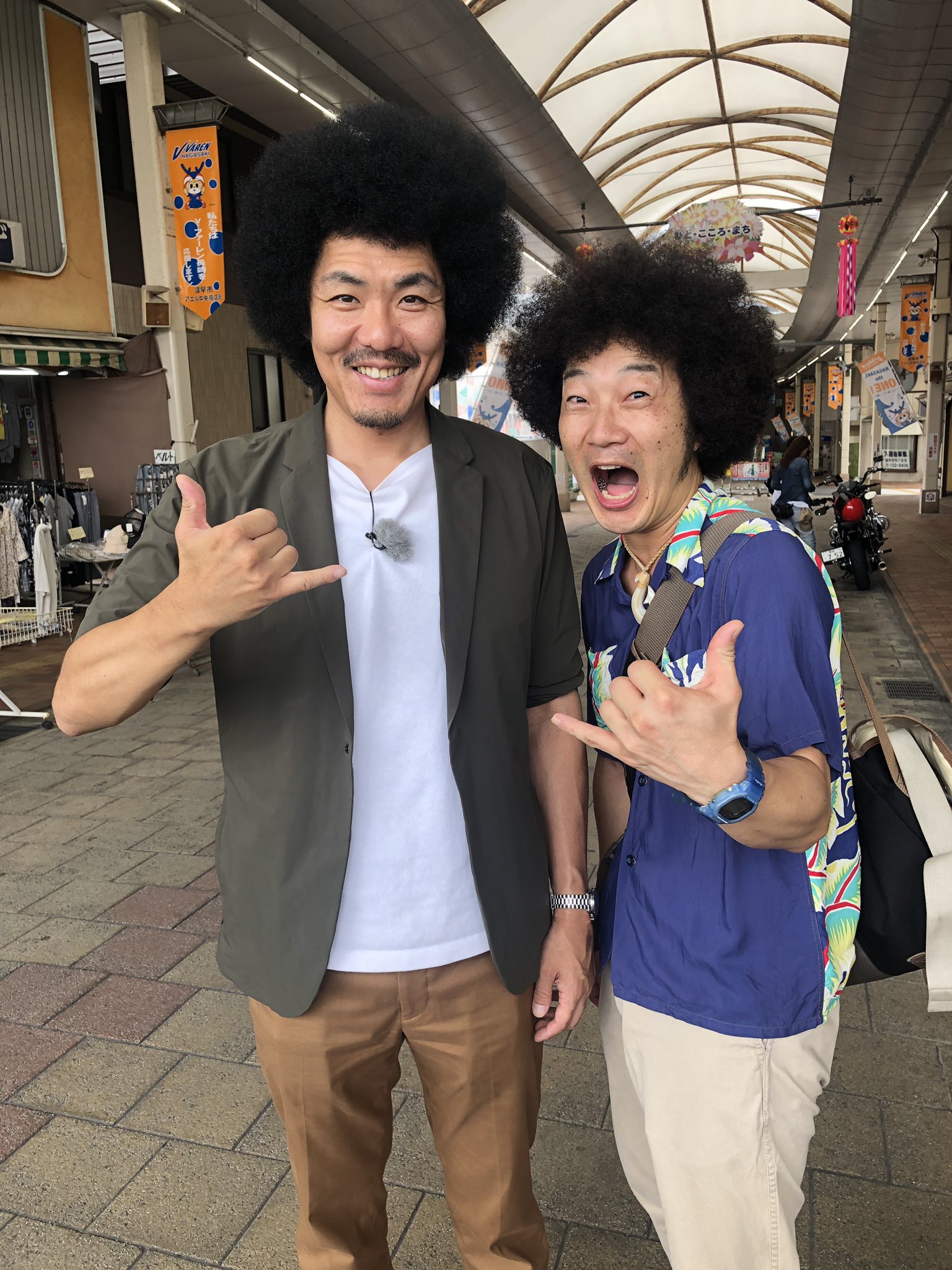 田中ノビ こんな田舎で日本アフロ界の有名人と遭遇 アフロな兄貴 気さくな方やったです Sns投稿許可頂いてます しかし俺ブスやなー トータルテンボス トータルテンボス藤田 T Co 3z10ig5jlv Twitter 田中ノビ こんな田舎で日本アフロ界の有名人と遭遇 アフロな兄貴 気さくな方やったです Sns投稿許可頂いてます しかし俺ブスやなー トータルテンボス トータルテンボス藤田 T Co 3z10ig5jlv Twitter