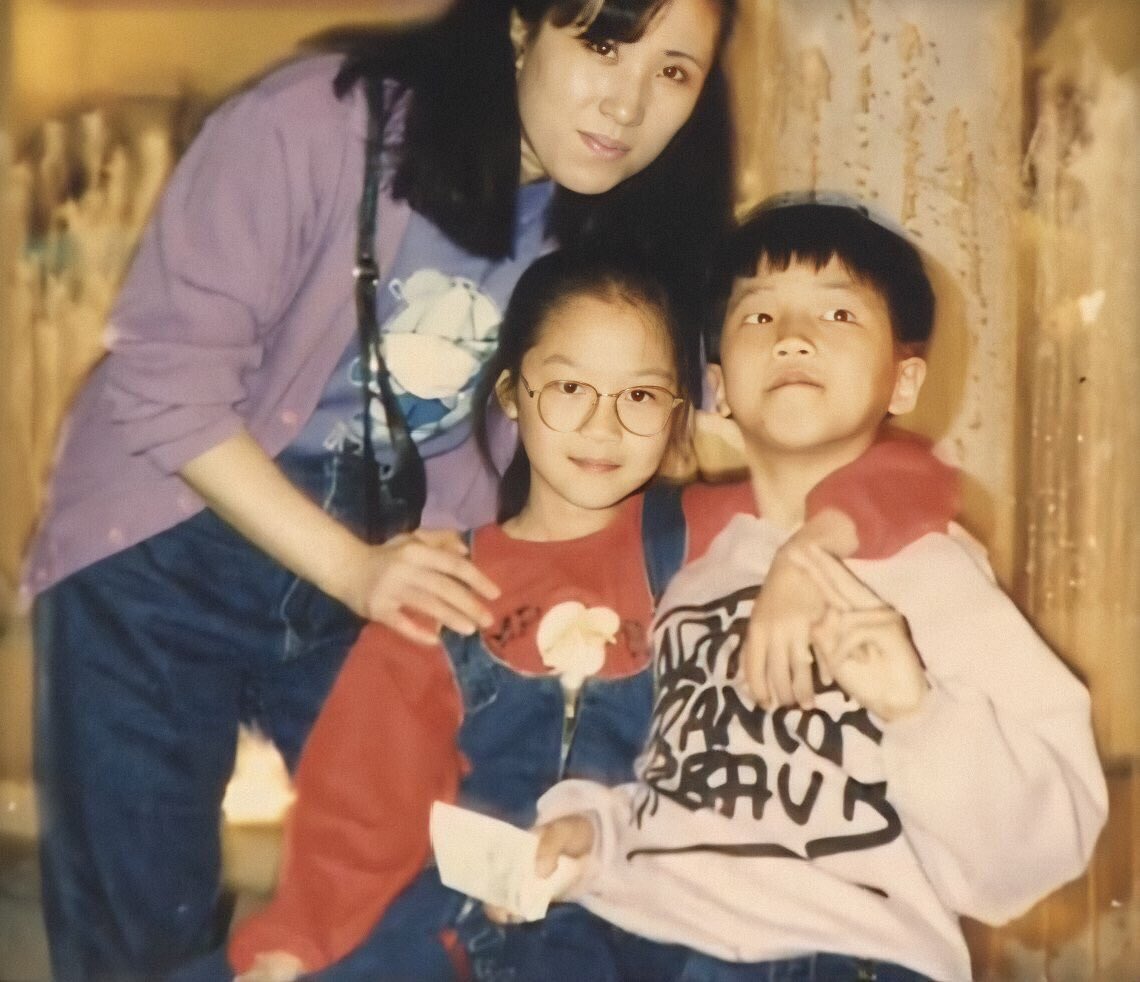 공효진은 남동생을 팔걸이로 쓰곤 했다.