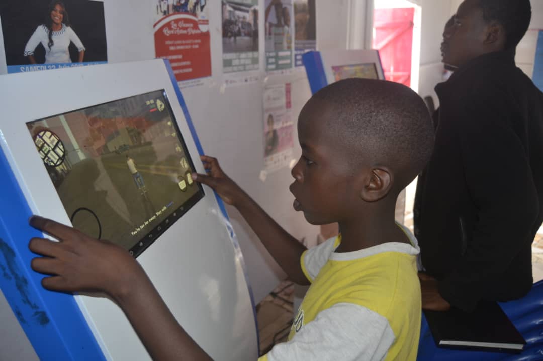 amidcongo's tweet photo. 3ème édition des Journées du Numérique Solidaires à Mpaka, Pointe Noire, Congo 
🎯 Lutter contre la fracture numérique ou l' #illectronisme 
600 personnes touchées en 5 jours 

@ARPCECongo merci pour votre soutien
@OsianeCg
@lucMissidimbazi https://t.co/hAu3sRzhKa