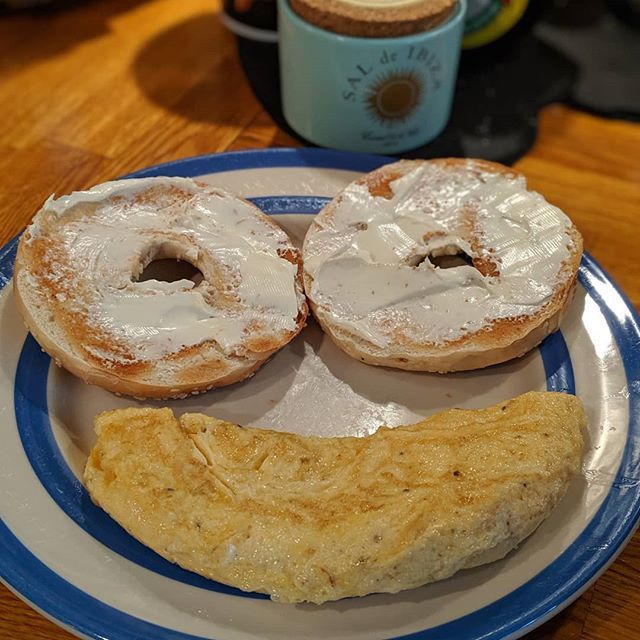 revive_cooking's tweet photo. -
Happy Omelette with Cream Cheese Bagel...
-
-
-
#eatwell #eatfresh #eathealthy #breakfast #recipe #scotland #edinburgh #leith #ReviveCooking #LifeIsLived https://t.co/C2EtsGltba https://t.co/VTYGpvKvp1