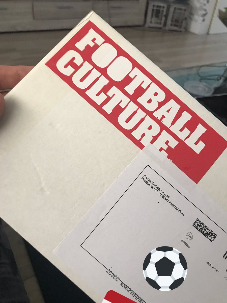 timrondeel's tweet photo. Favoriete pakketjes zijn toch echt wel van @FootballCulture #FConTour #stickersss https://t.co/9IYFlQqSeH