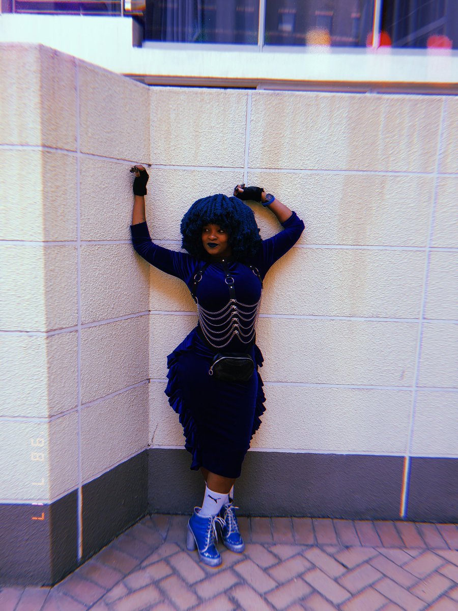 Moonsanelly's tweet photo. Joy in my @IrregularChoice shoes 👠
Off to a meeting #TheGift https://t.co/jBeyh5F4Xb