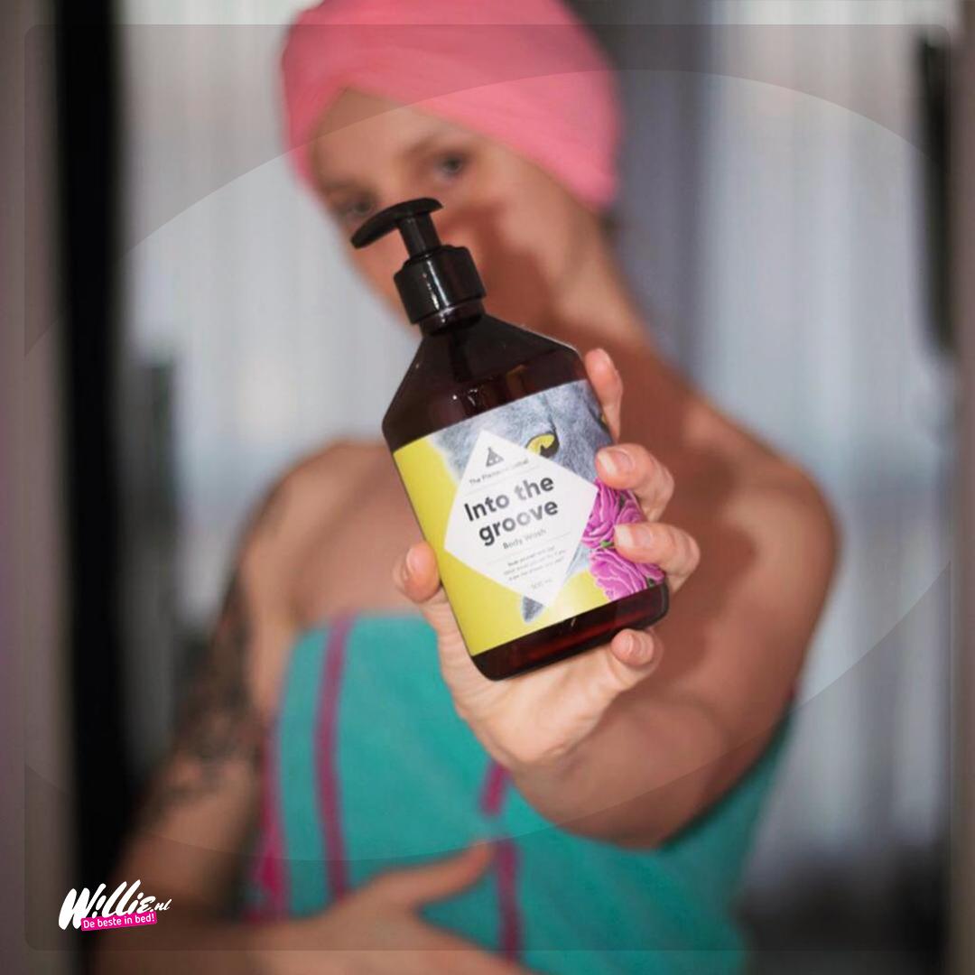 Let's get Into the groove, met de Pleasure Label! Maak je helemaal klaar voor een nachtelijk avontuur. 
ow.ly/kU3K50uSpZZ

Art: <a href="/daaltjeswereld/">Daaltjeswereld</a> 
#willie #debesteinbed #thepleasurelabel #pleasure #shower