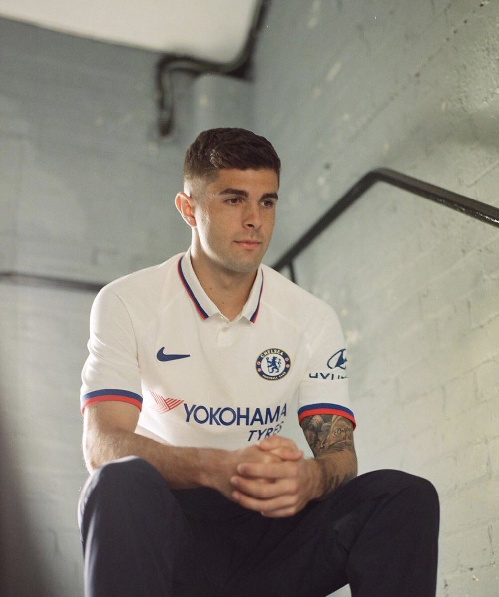 CentarBack's tweet photo. 🔥🔥🔥 Pray for Wan Bissaka https://t.co/XVzpSN9LoC