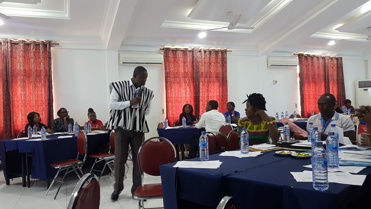 2011YJ's tweet photo. Beginning day 2 with participants sharing key take home messages :
#AWaRe #microguide #globalhealthpartnerships #AntibioticGuardian #dataforimprovement #medicinesoptimisation
#CwPAMS @ek_orman @CW_Pharmacists https://t.co/rQatdSq4Ue