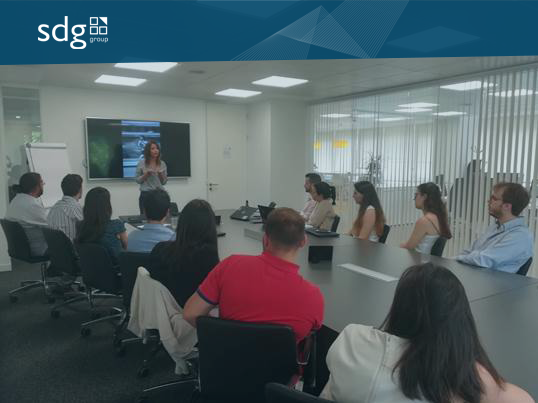 sdggroupspain's tweet photo. “Trabajo, constancia y pasión". @raqueldfa, campeona mundial de paraduatlón y embajadora de @fund_adecco, compartió su fórmula del #éxito en una charla muy motivadora en nuestras oficinas de Madrid. #Diversidad #Inclusión #Superación #disCapacidad #Deporte #Coaching #SDGValues https://t.co/WfH01ny80v
