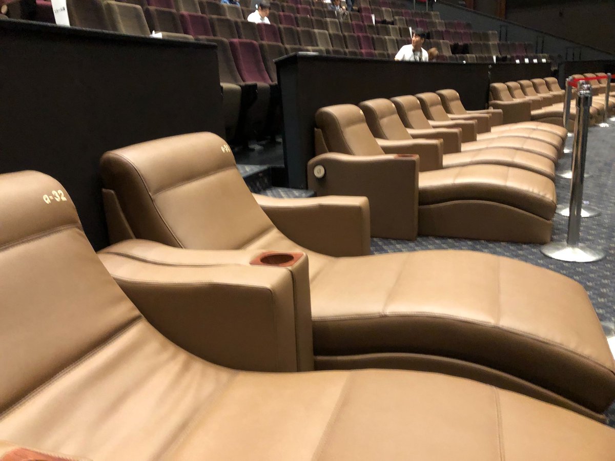 ご覧下さいこの巨大な #IMAX❗ スクリーンは、高さ18,9m×幅25,8m‼ 高さ