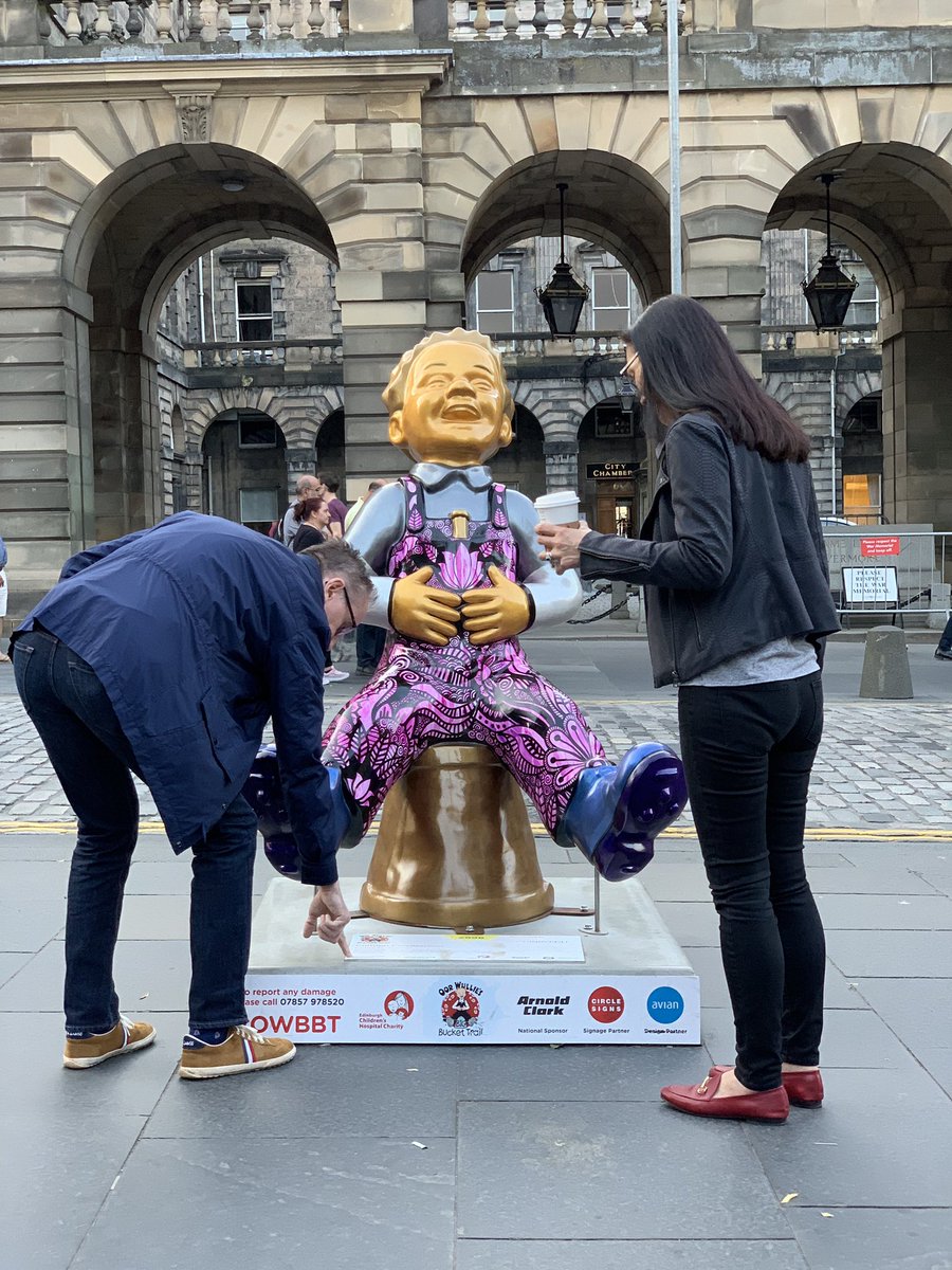 I’m in Edinburgh! It’s so cool seeing people interact people my sculpture! 😃 #owbbt 

Head over to Royal Mile outside of City Chambers on the high street to see #CulturalCelebrations Oor Wullie!