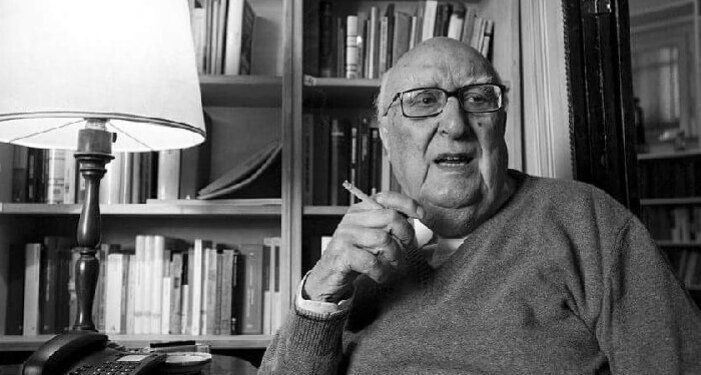 Marcorsini22's tweet photo. "Zeus mi diede da vivere sette esistenze e questa è una delle sette. Però non posso dirvi quale" Ciao Maestro #Camilleri https://t.co/iur7nR5xfq