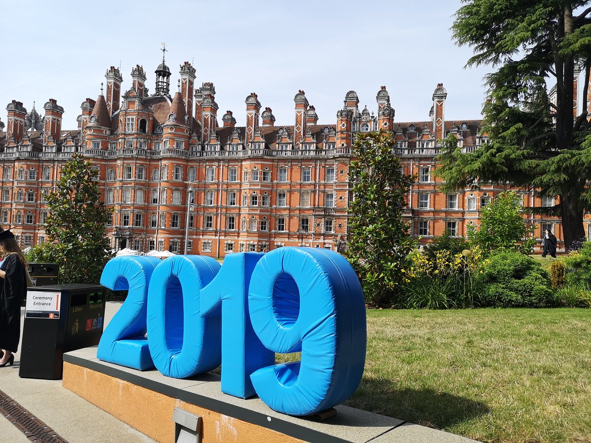 RHULPsychology's tweet photo. A big congratulations to all of our psychology students graduating today! 🎊🎉🎓 https://t.co/Aw9GsSvoeI