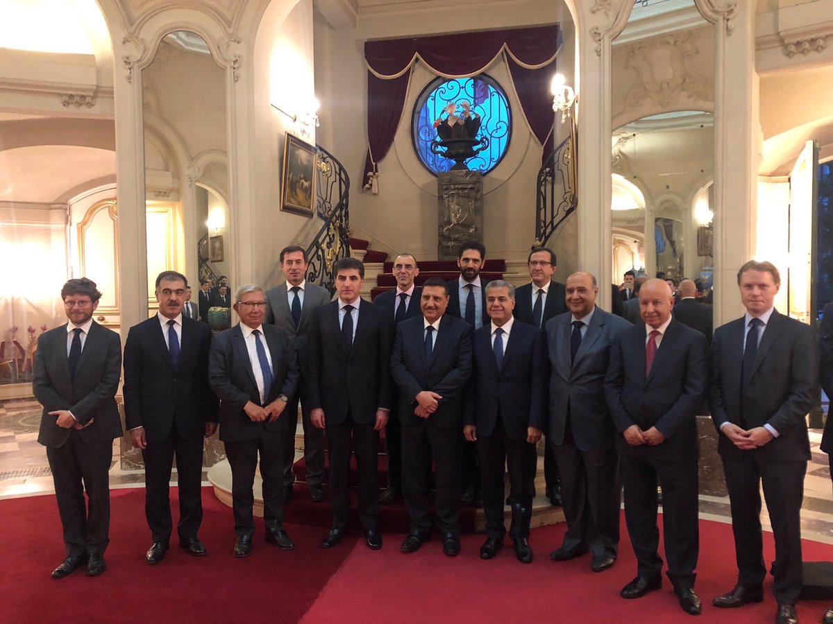 caillard24's tweet photo. Tournée d’adieux des #compagnonsdelachanson Au #Sénat et dans de nombreuses ambassades Une cloche 🔔 sonne sonne ... https://t.co/UGz9ZJuXk4