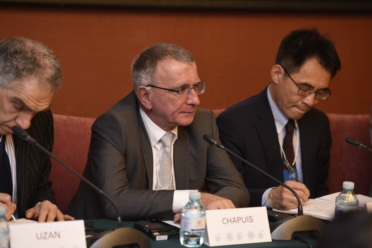 WPF_Tsinghua's tweet photo. Thank you @EUAmboChina 🇪🇺 very much for attending #WorldPeaceForum events. Nous avons hâte de vous voir l'année prochaine. https://t.co/V8QC0wszZc