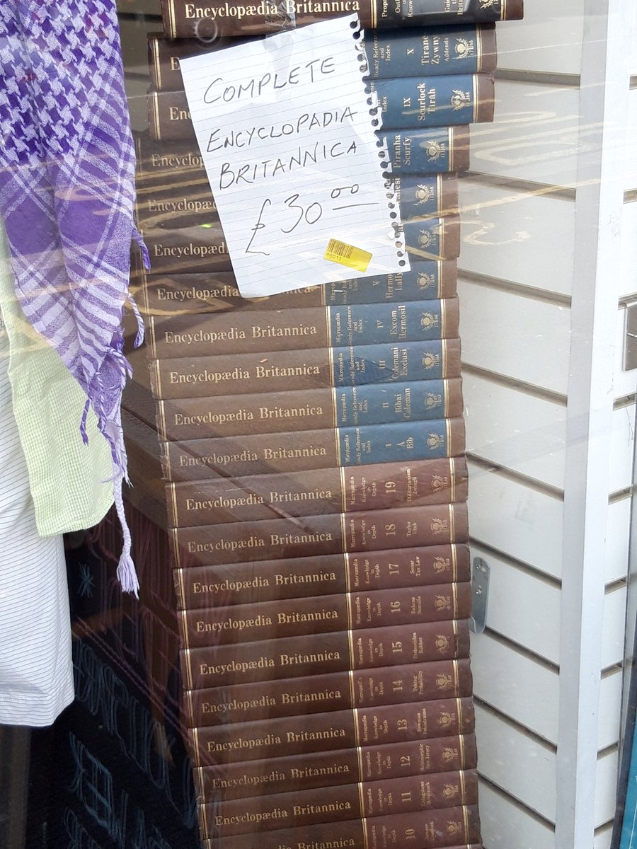 suzisworld07's tweet photo. Behold the internet circa 1975 yours for 30 quid. #bargain #lookeditup #storageissues https://t.co/tCOa6xLpHn