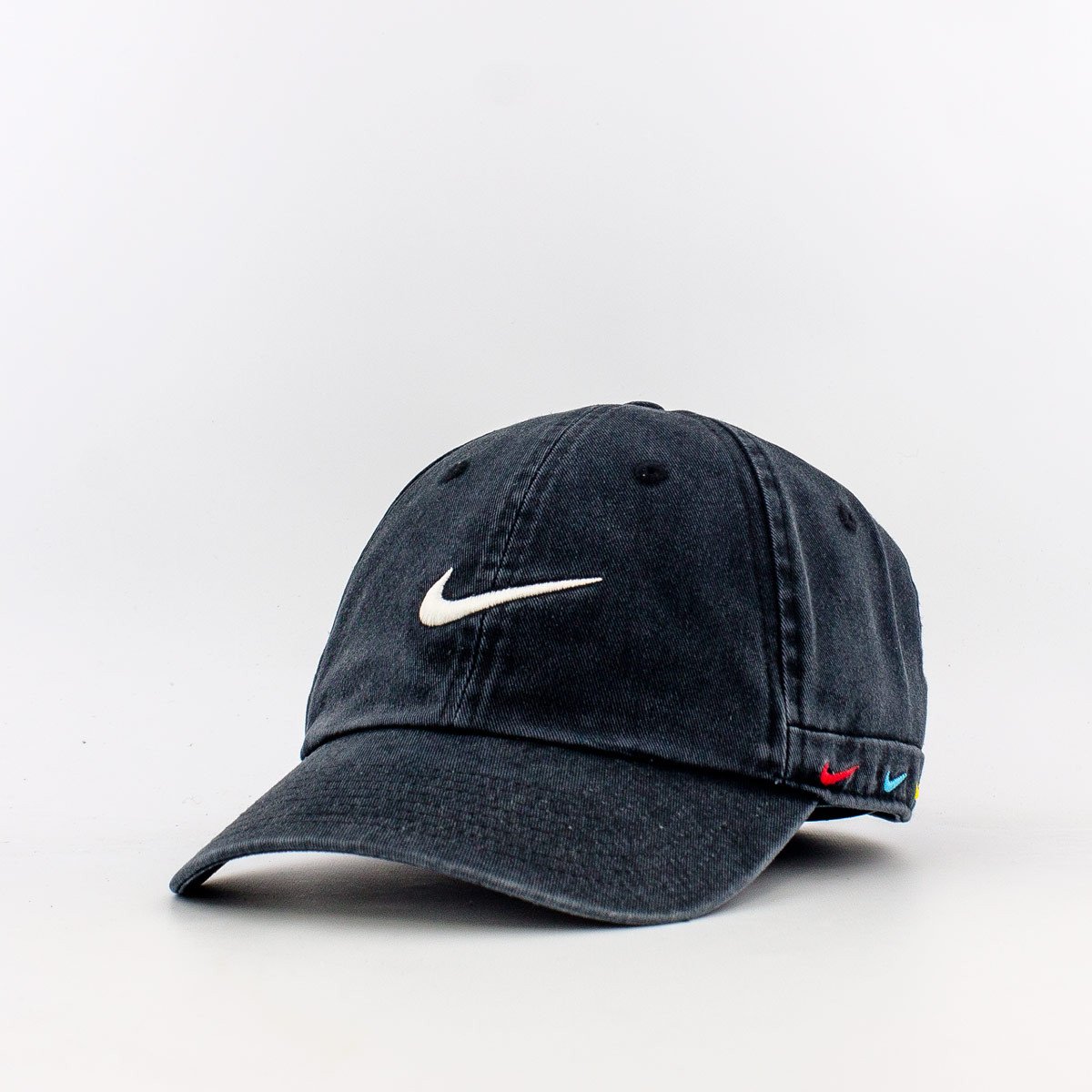 foot locker nike hats