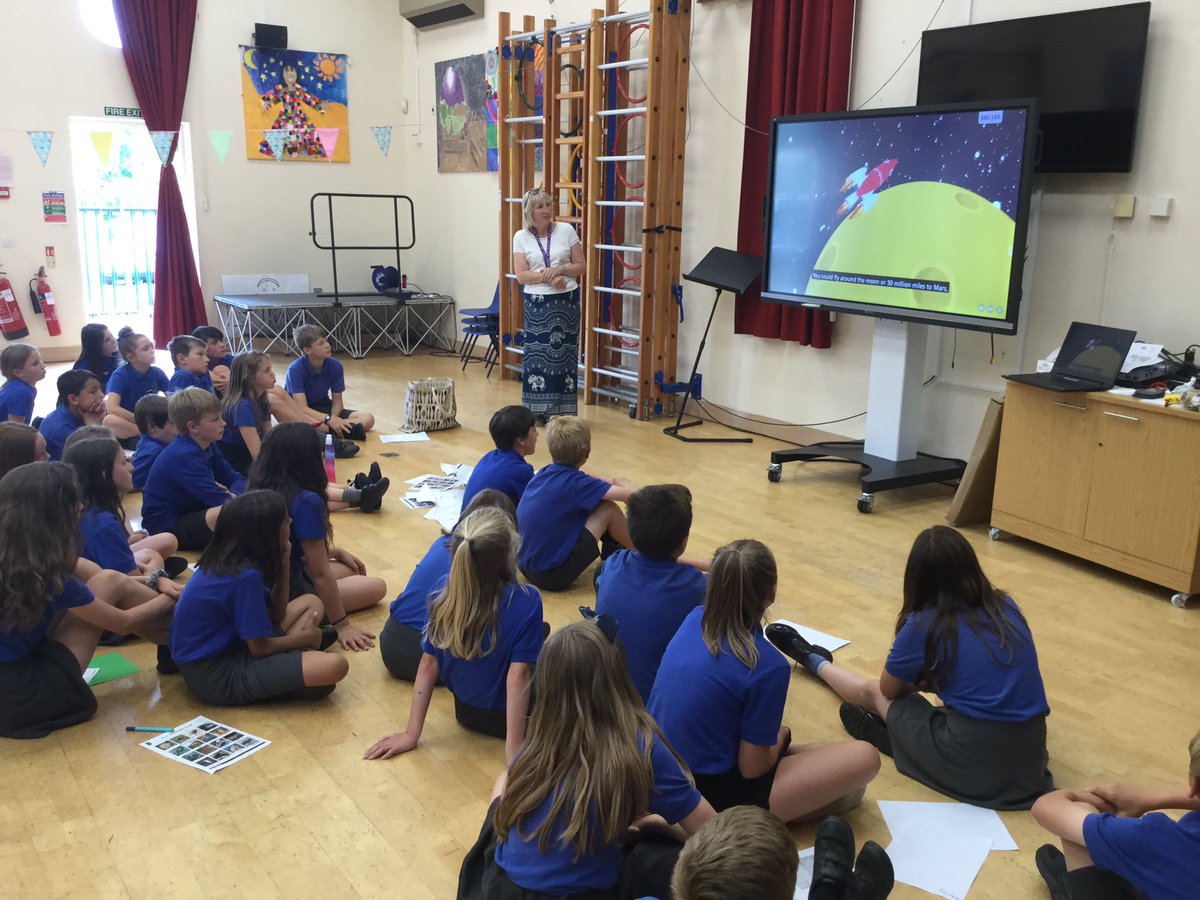elemonster's tweet photo. Humbled and thrilled to have been selected as a #ConstructionRoleModel 2019 by @UK_CW.  https://t.co/KY21HwzKe3 Today I received their exciting programme of events! Then spent the afternoon @LakefieldSchool hopefully inspiring more young engineers, with the egg-roll challenge💪👷‍♀️ https://t.co/9wGMv1vnKF
