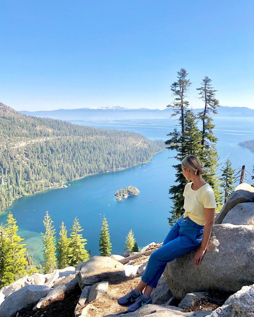 Would you rather peep Emerald Bay from this birds-eye view or from the water? 

Photo: instagram.com/iyusechka