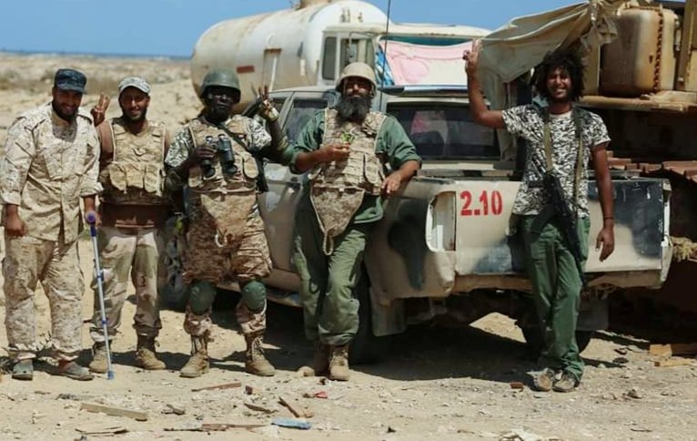 اسيادك ايفكو فيك   واذيول العرب بايعينك
اي نشهد بالله 👌