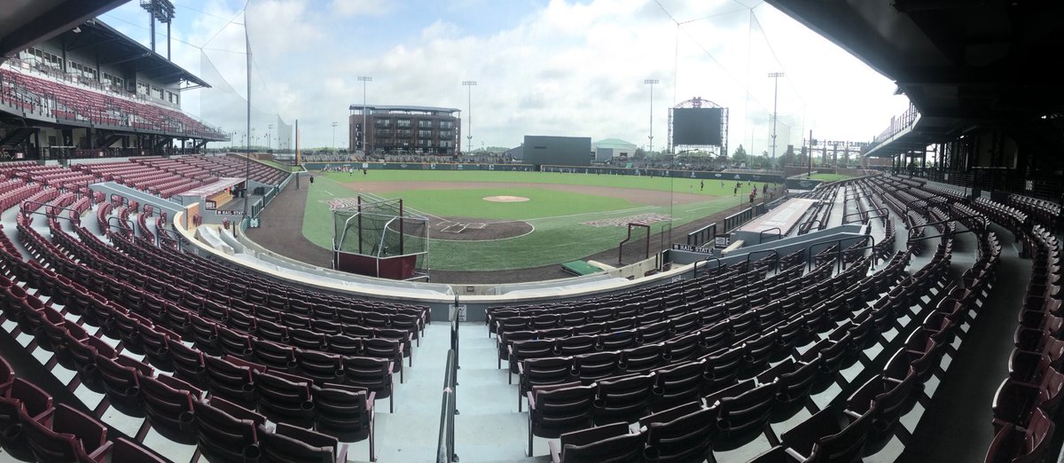 Will_Parrott's tweet photo. Not a bad morning watch my 2 oldest boys play ball in this place! #hailstateBB https://t.co/8wed7xBRIQ