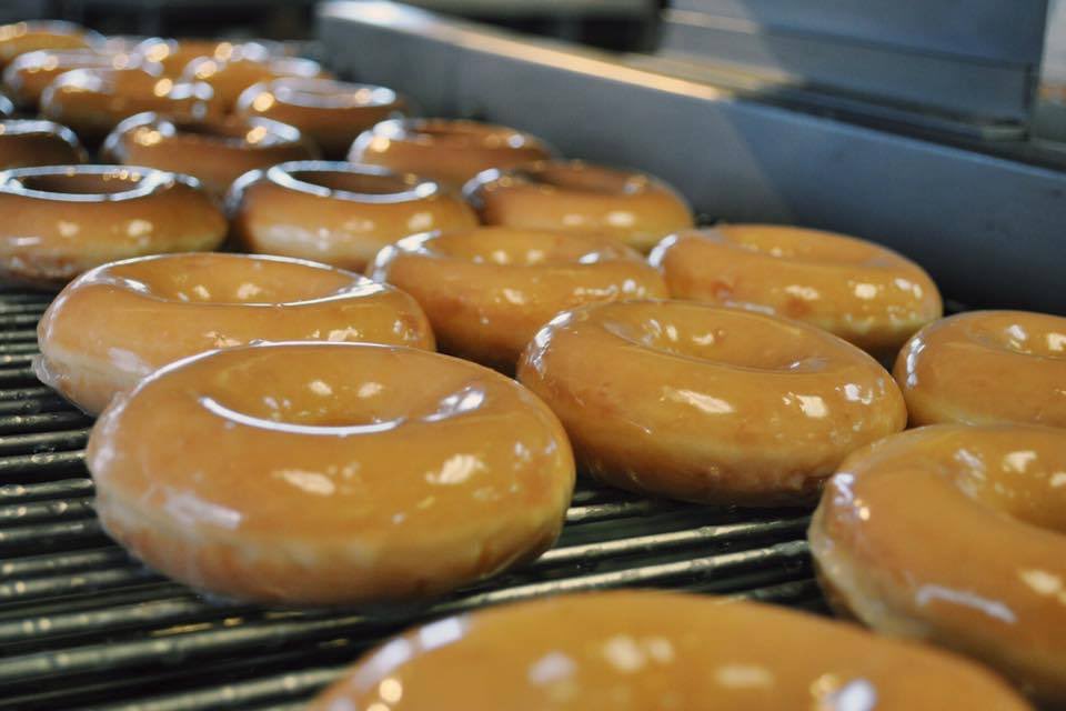 $1 dozen doughnuts this Friday, July 19 for <a href="/KrispyKreme/">Krispy Kreme</a>'s birthday celebration! Debuts a new doughnut available only this week. 

gafollowers.com/1-dozen-doughn…