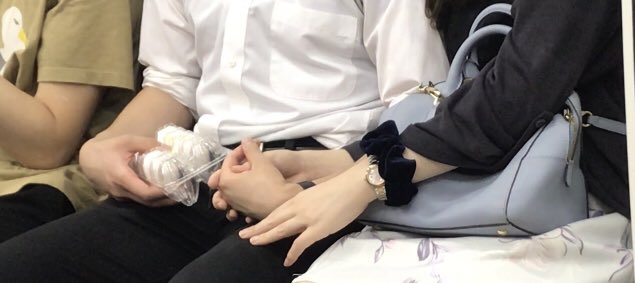木村知貴 電車で仲良く手繋いで寝てるカップルいるなぁって思ったら 男がタマゴ持っとって しかも新品じゃなく2つばかり既に無い状態で こんな状況 脚本で書こう思ってもなかなか浮かばん状況やな 日常はオモシロイ 木村知貴 電車で仲良く手繋いで寝てるカップルいるなぁって思ったら 男がタマゴ持っとって しかも新品じゃなく2つばかり既に無い状態で こんな状況 脚本で書こう思ってもなかなか浮かばん状況やな 日常はオモシロイ