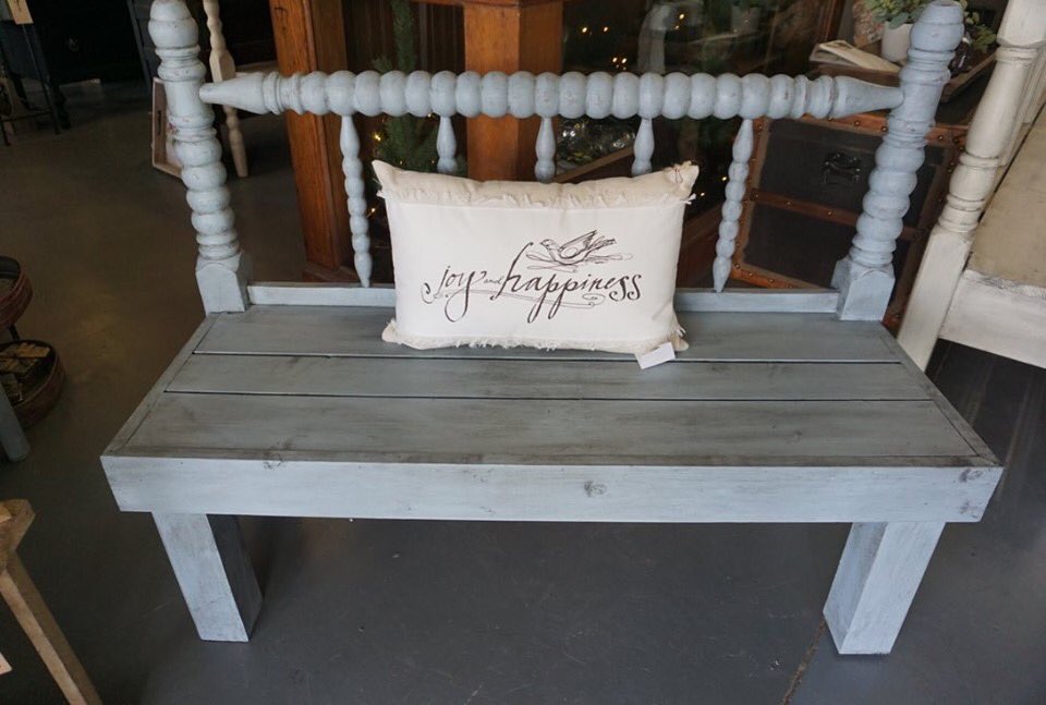 MudPaintUSA's tweet photo. 😍 repurposed headboard bench by @thefireflyboutique #mudpaint #repurposed #repurposedfurniture #headboard #diyproject #diy #bench #diybench https://t.co/oN6136Mmst