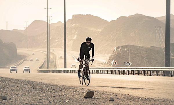 BikingMan Oman – Mountain of the Sun limitlesspursuits.com/land/cycling/b… #photography #mountains #cycling #biking